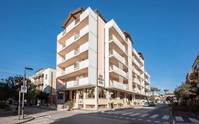 Lola Piccolo Hotel E Appartamenti